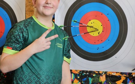 Unikalu: Gustas Bražinskas pagerino Lietuvos rekordus šaudydamas skirtingais lankais