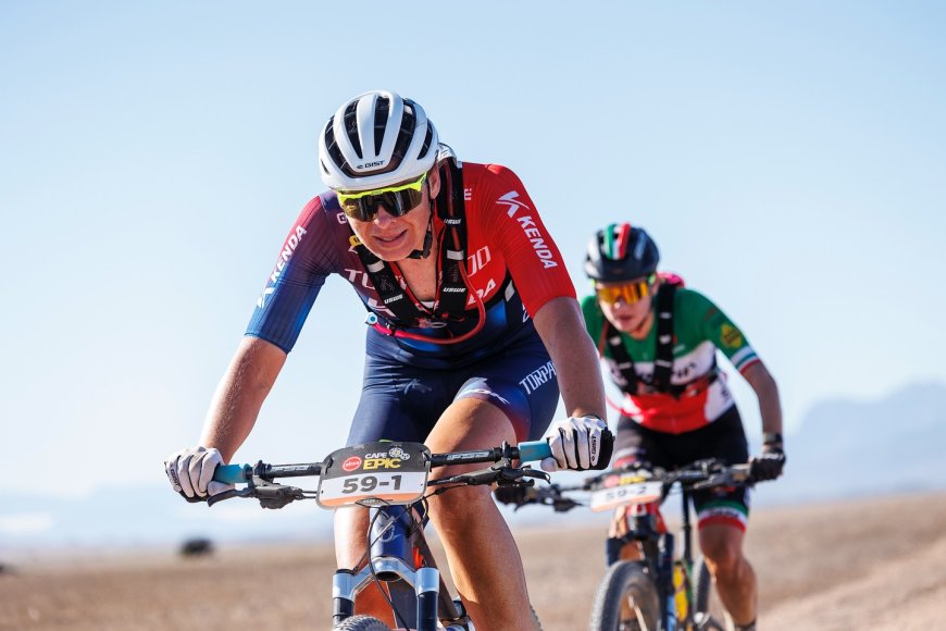 Legendinėse kalnų dviračių „Cape Epic“ lenktynėse – istorinis Katažinos Sosnos pasirodymas