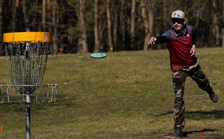 Lietuvos diskgolfo taurės starte – „žaibas“ ir lyderių pergalės