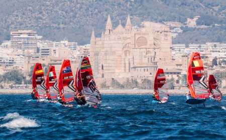 - Lietuvos atstovai regatoje Ispanijoje užtikrintai kyla į viršų: „Teko pabūti „mirtininkų“ pogrupyje, bet pavyko atsilaikyti“