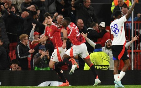 Neįtikėtinas futbolo spektaklis: 3 įvarčius pratęsimo pabaigoje pelnęs „Man Utd“ išsigelbėjo prieš „Lyon“ ir pateko į Europos lygos pusfinalį