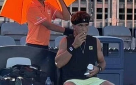 Teniso žvaigždė paneigė internete plintančius gandus apie rūkymą: „Nerūkau“