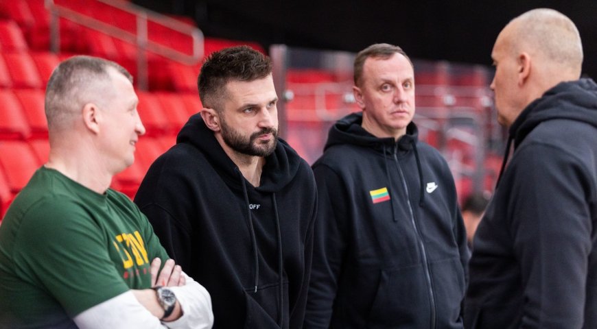 Kleiza sukritikavo Pačėsą ir juokėsi dėl Buzelio: „Visi išprotėję dėl Mato“