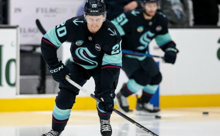 Neįprasta akistata pasaulio ledo ritulio čempionate: Suomijos broliai Eeli ir Atte Tolvanenai kovos atstovaudami skirtingoms šalims