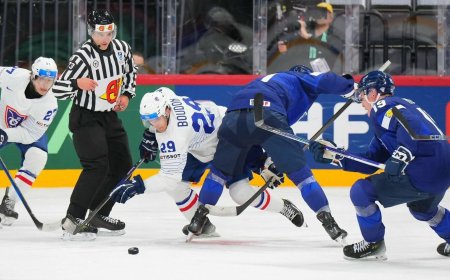 Suomiai pasaulio ledo ritulio čempionate paskutinėmis minutėmis išplėšė pergalę prieš Prancūziją, Čekija ir toliau išlieka be pralaimėjimų