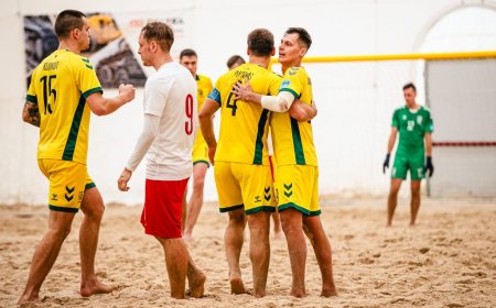 Paplūdimio futbolo rinktinė užtikrintai startavo turnyre Ispanijoje