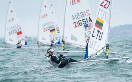 - Pasaulio buriavimo čempionatas finišavo nepagailėdamas netikėtumų: nuo 4 dienų štiliaus iki stipraus gūsingo vėjo