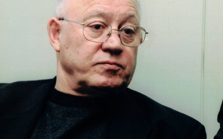 Mirė ilgametis UWW generalinis sekretorius Michelis Dussonas