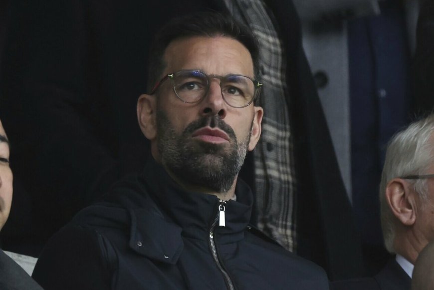 Ruudas van Nistelrooy`us palieka „Leicester City“: klubo vairą perima Russellas Martinas