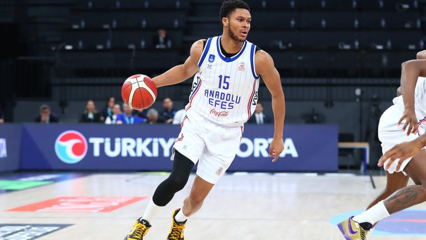Derybose su „Hapoel“ – net trys „Anadolu Efes“ žaidėjai