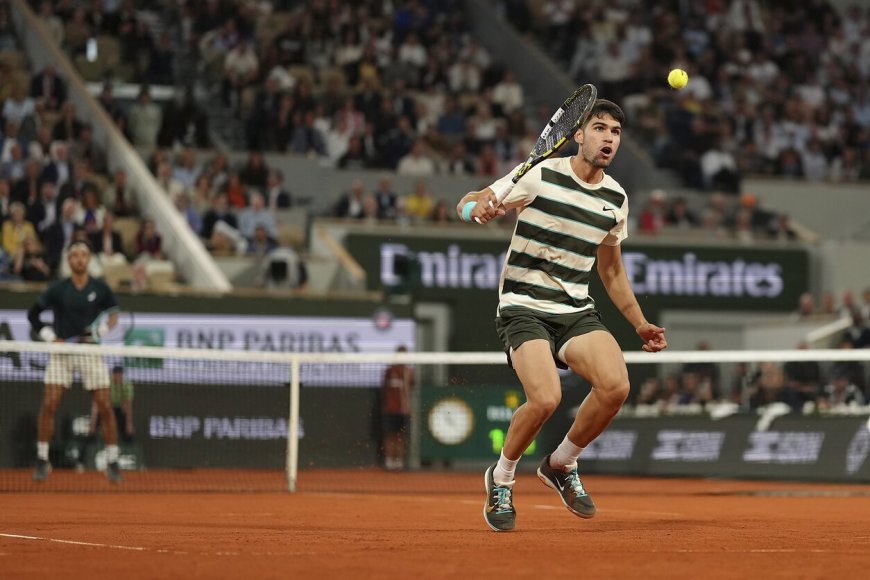 Vyks titulo gynyba: Musetti pasitraukė iš kovos, Alcarazas žengė į „French Open“ finalą