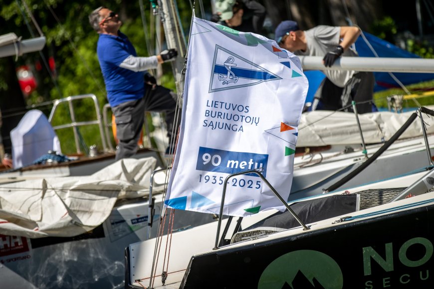 - Lietuvos buriuotojai bendruomenės 90-metį minės išskirtinai: šalyje vienu metu kils šventinės burės